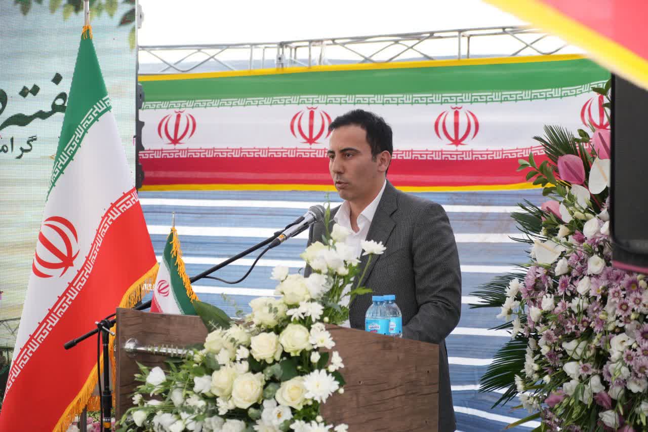 میلاد مرادنیا، سرپرست اداره‌کل امور اقتصادی استانداری البرز، در تشریح برنامه‌های توسعه انرژی خورشیدی برای تأمین برق صنایع استان